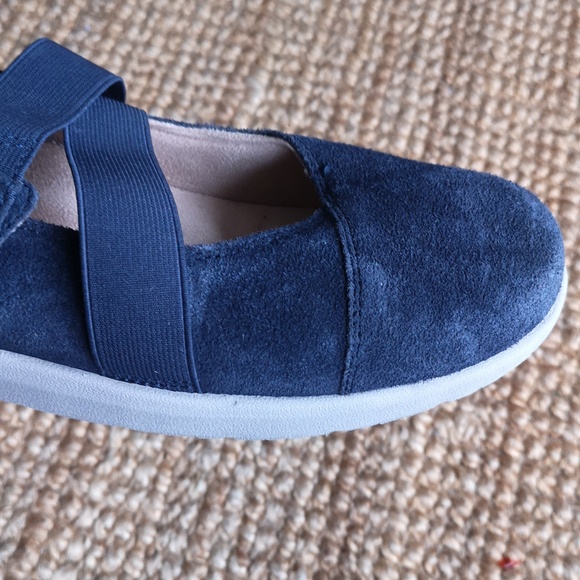 Vionic blue suede flats - Picture 4 of 13
